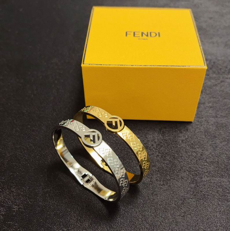 Fendi bracelet 11yxx03